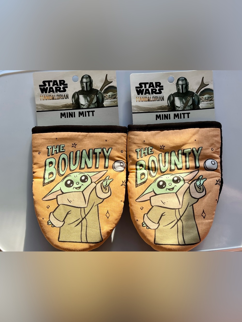 Disney Star Wars The Mandalorian Grogu Mini Oven Mitts - Set of 2 - NWT
